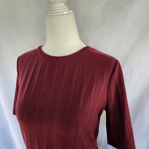 Dark red maroon ribbed tshirt